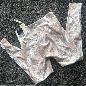 NWT Calia leggings Cream and peach Patterned Leggings Medium